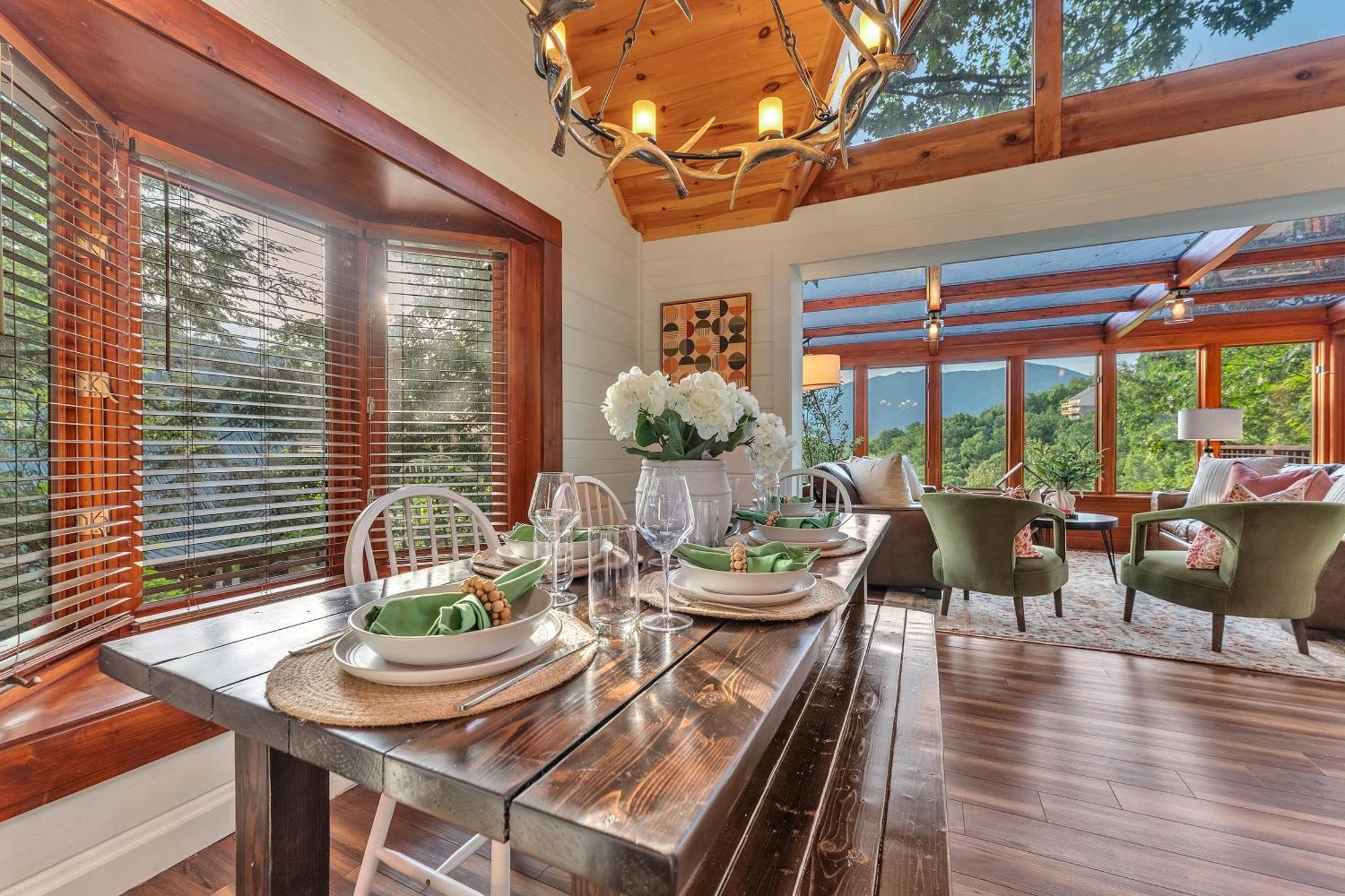 Family Chalet With Sauna, Hottub, Heavenly Views! Mins To Downtown! Gatlinburg Exterior foto